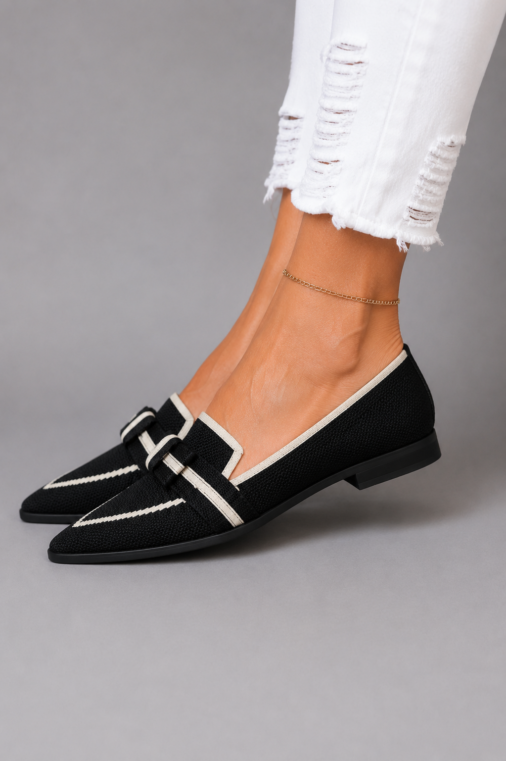 June Contrast-Trim Pointed Flats