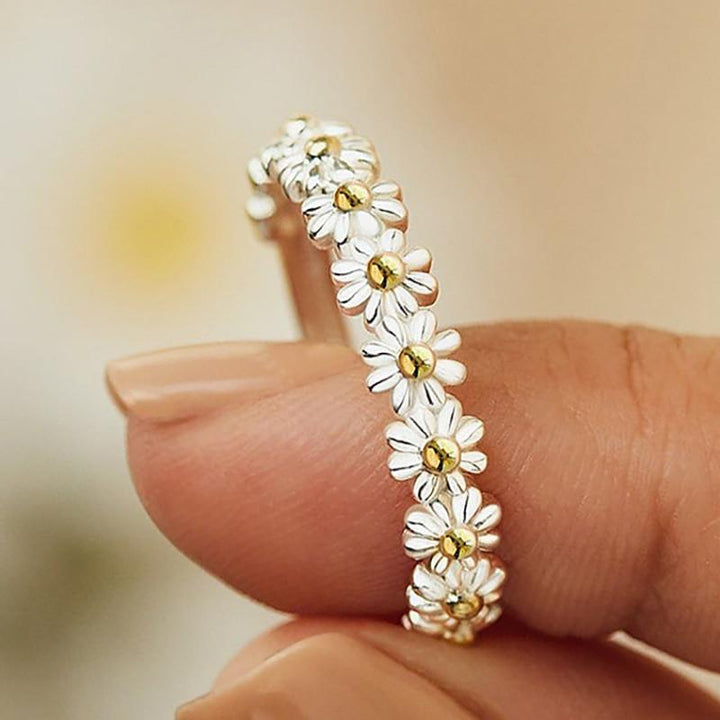 Niamh Daisy Ring