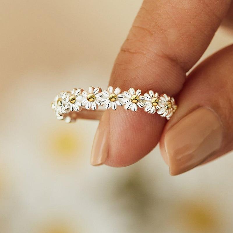 Niamh Daisy Ring