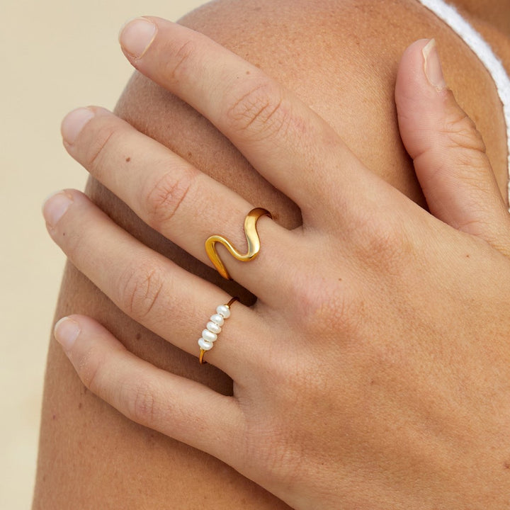 Nora Wave Ring